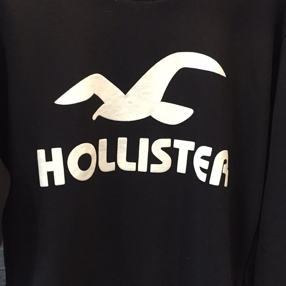 Hollister crewneck with pouch - Picture 2 of 6